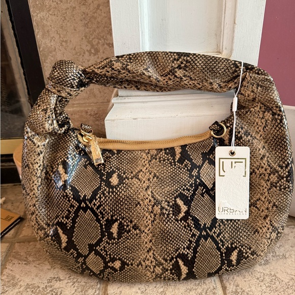 Urban expressions vegan Laisha Brown snake
Print knitted shoulder bag NWT - Picture 8 of 15